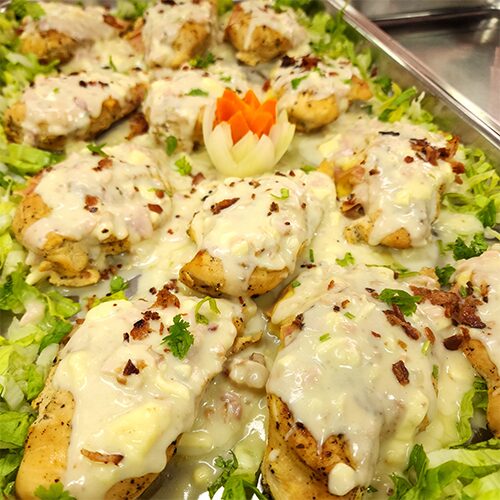 Suprema de pollo en salsa charcutier