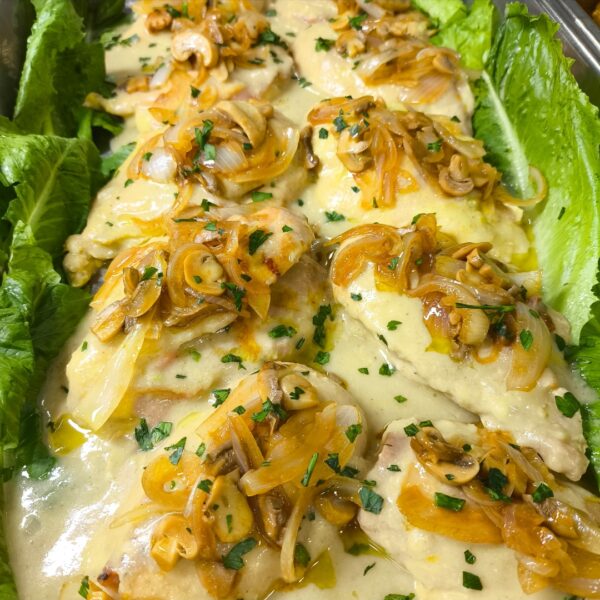 Suprema de pollo en salsa de champiñones