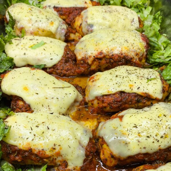 Suprema de pollo a la parmesana